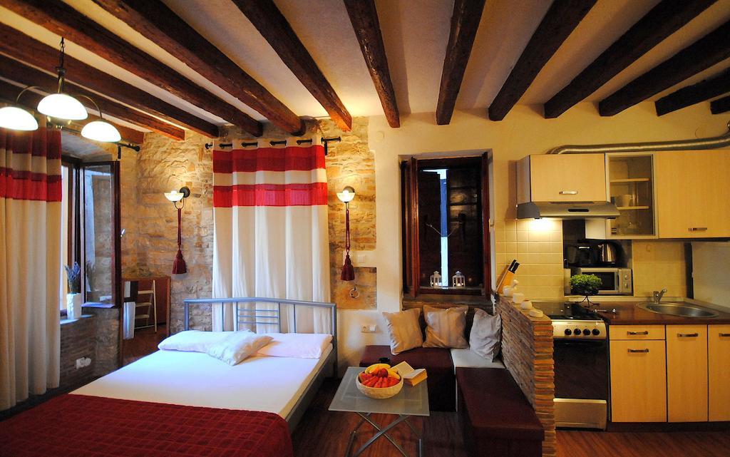 רוביני Guesthouse Ancient Stone מראה חיצוני תמונה