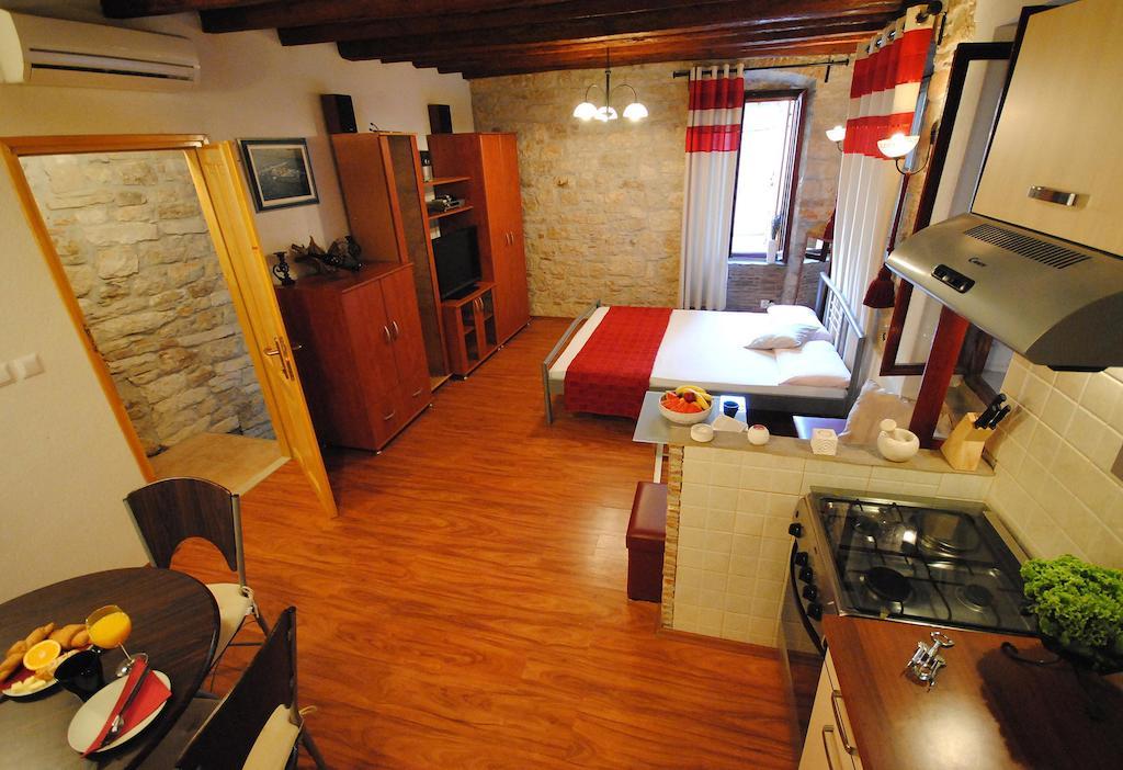 רוביני Guesthouse Ancient Stone חדר תמונה