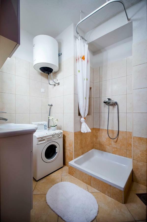 רוביני Guesthouse Ancient Stone מראה חיצוני תמונה